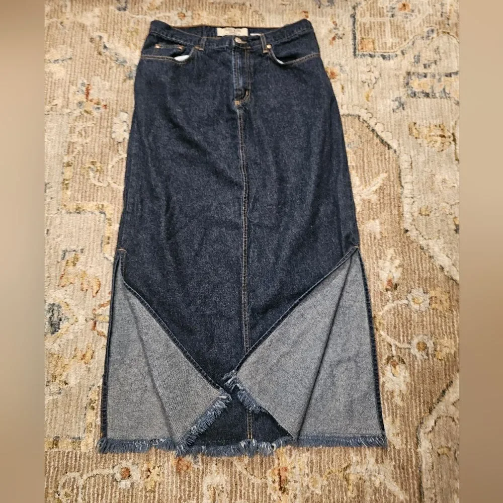 Vintage Paeis Blues denim Maxi Skirt with side slits. Excellent condition sz 13